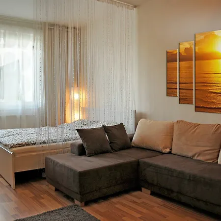 Apartment Freyova 25 * Prague