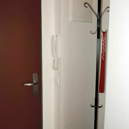 Apartment Freyova 25